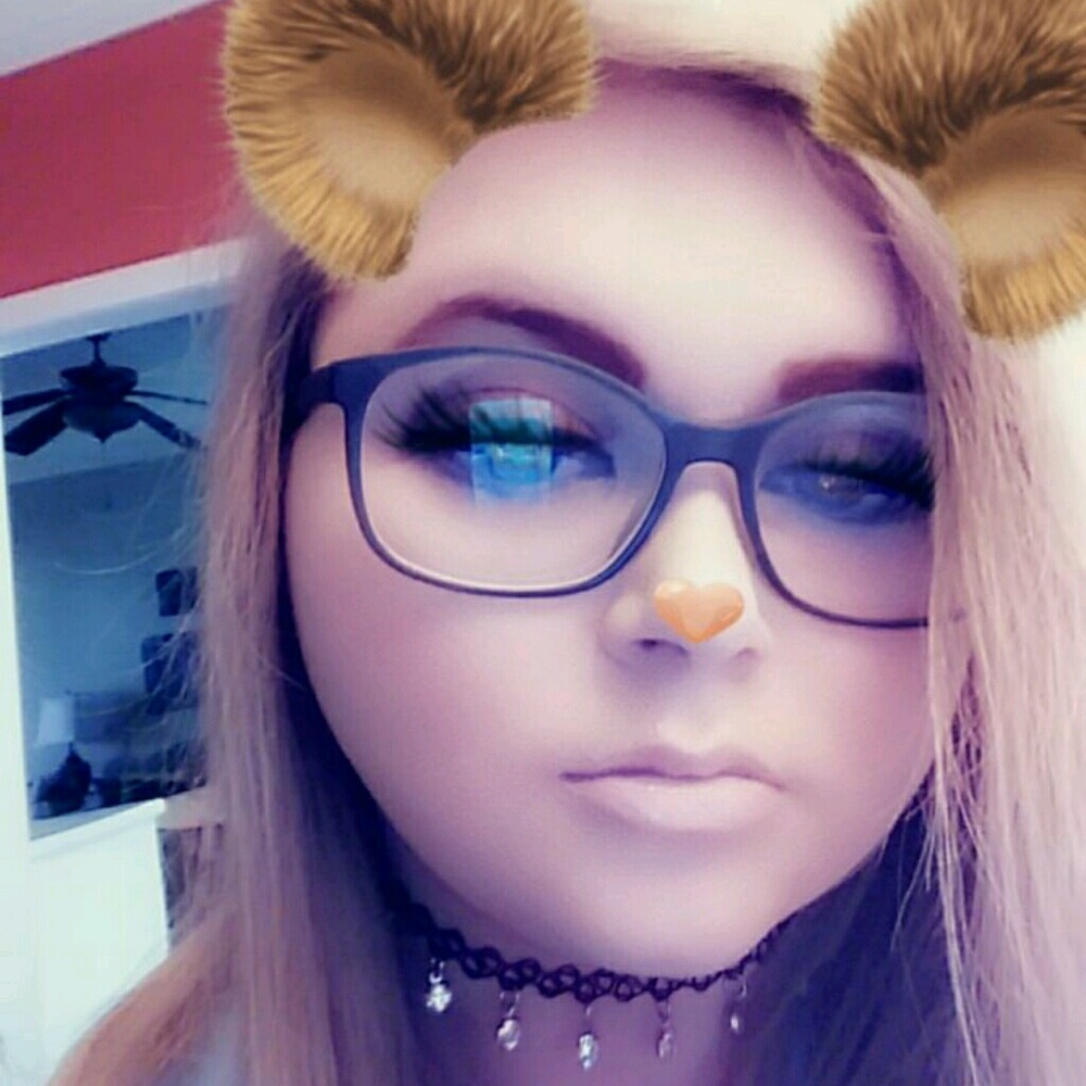 Meet your Posher, Kayla